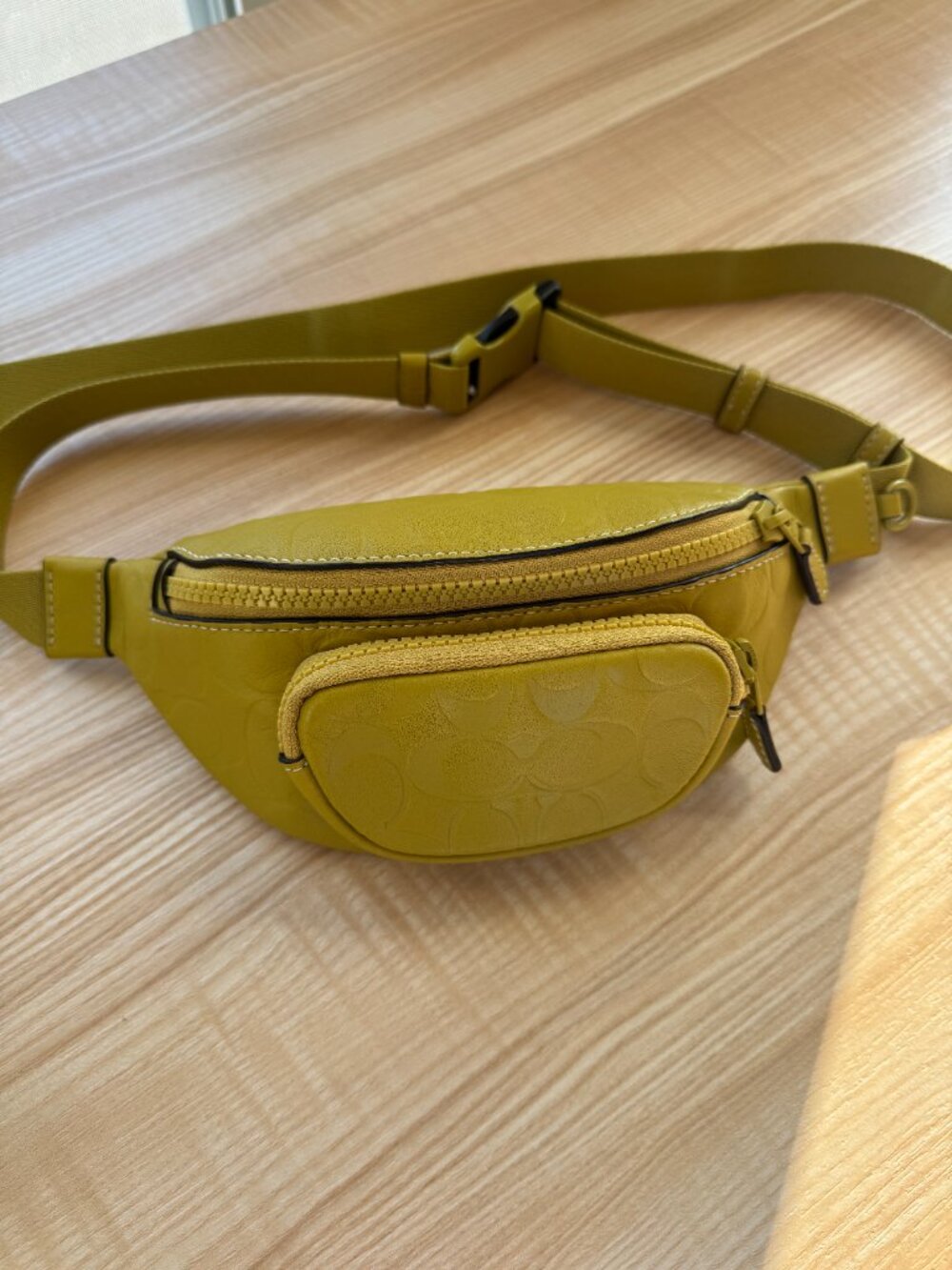 Authentic Coach Sprint Belt Bag 24" Signature Leather - Chartreuse Color - Picture 5 of 14
